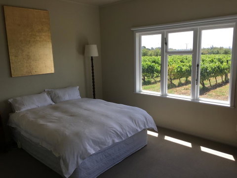 Tuki Vineyard Cottage - Tourism Bookings NZ 2