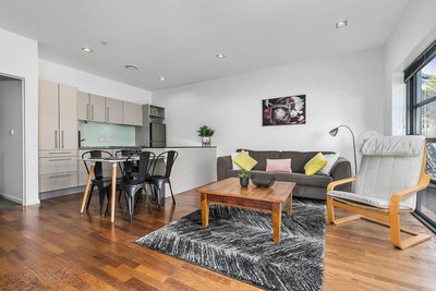 Two Bdrm Apartment Near Spark Arena! Free Parking