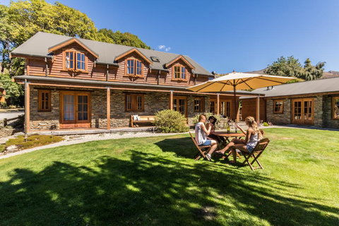 Wanaka Homestead Lodge & Cottages - Tourism Bookings NZ 0