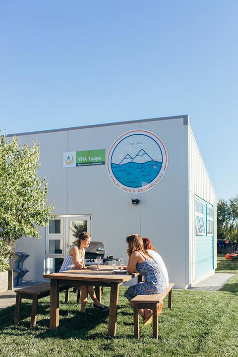 YHA Taupo Finlay Jack's Backpackers - Tourism Bookings NZ 3