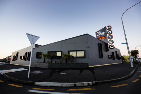 Zachary's Motel - Tourism Bookings NZ 1