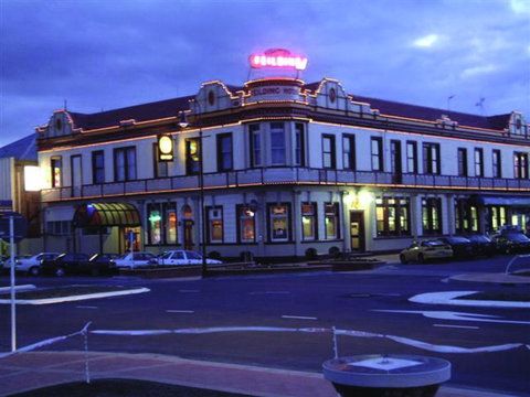 Feilding Hotel - Tourism Bookings NZ 1