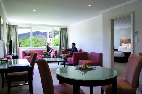 Rutherford Hotel - Tourism Bookings NZ 1