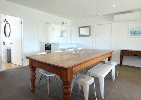 1 - Delightfully Fresh, Private Home Close To Town - Tourism Bookings NZ 2