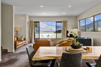 11 on Dublin- lake views and walk to town