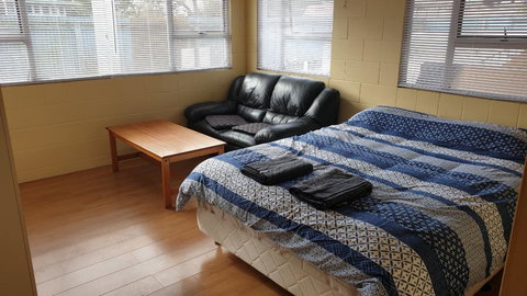 2 Bedroom Flat - Tourism Bookings NZ 0