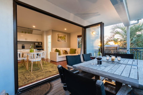 2 LEVEL 2 BEDROOM VILLA W MAGNIFICENT OCEAN VIEWS BEDROOM BALCONY FREE WIFI & POSSIBLY A CHEAP CAR TO RENT - Tourism Bookings NZ 3