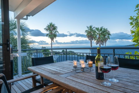 2 LEVEL 2 BEDROOM VILLA W MAGNIFICENT OCEAN VIEWS BEDROOM BALCONY FREE WIFI & POSSIBLY A CHEAP CAR TO RENT - Tourism Bookings NZ 2