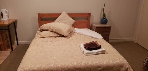 25 Glenfell Place - Serviced Studio - Tourism Bookings NZ 1