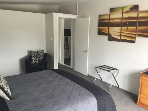 A Cut Above - The Gateway To The Bay Of Islands - Tourism Bookings NZ 3