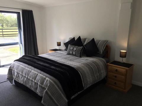 A Cut Above - The Gateway To The Bay Of Islands - Tourism Bookings NZ 1