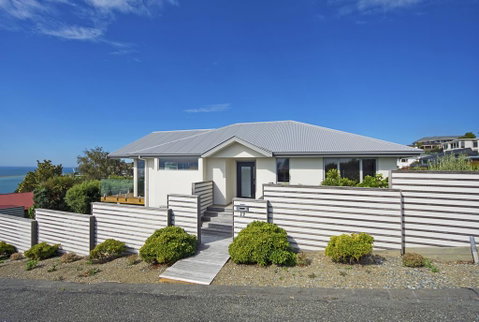 Above The Cut - Tourism Bookings NZ 1