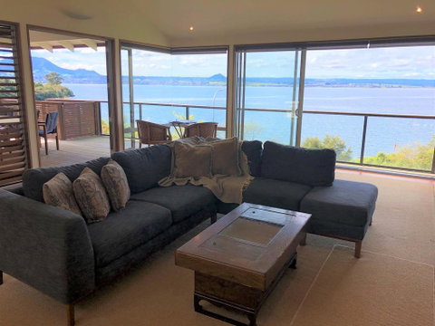 Acacia Haven - Beautiful Lake Views - Tourism Bookings NZ 2