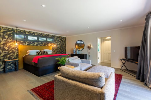 Accent House Luxury Boutique Bed & Breakfast - Tourism Bookings NZ 1