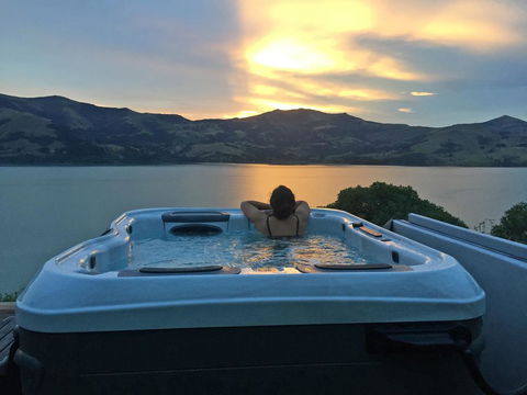 Akaroa Coastal Studio - Tourism Bookings NZ 3