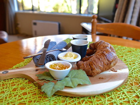 Akaroa Cottages Woodside - Akaroa Holiday Cottage - Tourism Bookings NZ 2