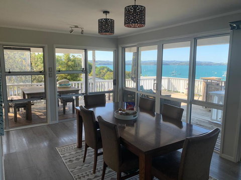 Aloha Cottage On Algies Bay - Tourism Bookings NZ 1