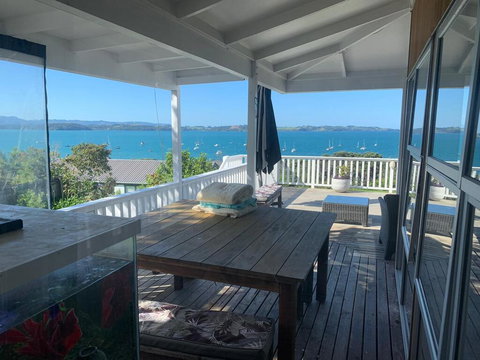 Aloha Cottage On Algies Bay - Tourism Bookings NZ 3