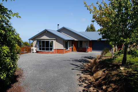 Alpaca Farmstay - Tourism Bookings NZ 1