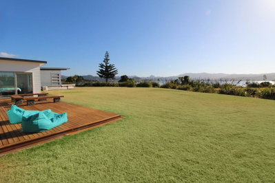 Amazing Waterfront - Matarangi Beach Holiday Home