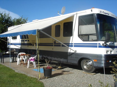 American Motorhome With All The Home Comforts - Tourism Bookings NZ 0