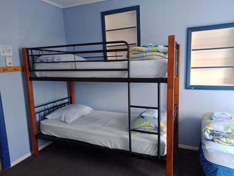 Annies Nirvana Lodge, Golden Bay YHA - Tourism Bookings NZ 1