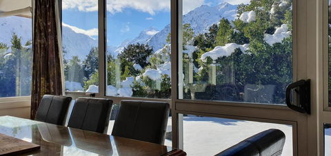 Aoraki Alpine Chalet - Tourism Bookings NZ 1