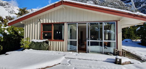 Aoraki Alpine Chalet - Tourism Bookings NZ 2