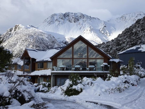 Aoraki Mount Cook Alpine Lodge - Tourism Bookings NZ 1