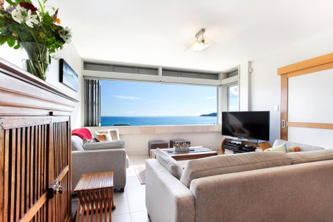 Apartment On The Beach Located At The Sands - Tourism Bookings NZ 0