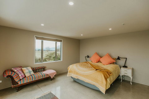 Appleby House & Rabbit Island Huts - Tourism Bookings NZ 2