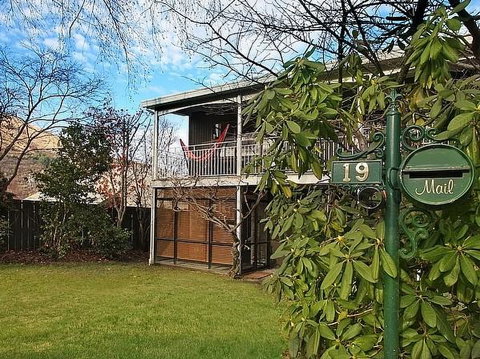 Arrowtown Family Home - Arrowtown Holiday Home - Tourism Bookings NZ 1