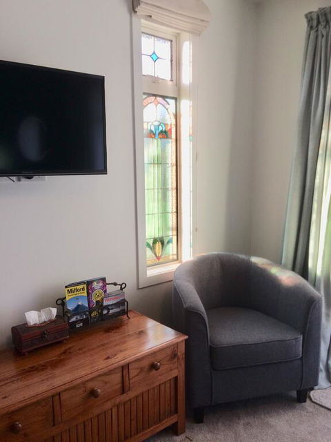 Art Glass Studio - Tourism Bookings NZ 3