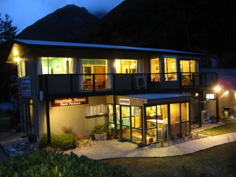 Arthur's Pass YHA, The Mountain House - Tourism Bookings NZ 0