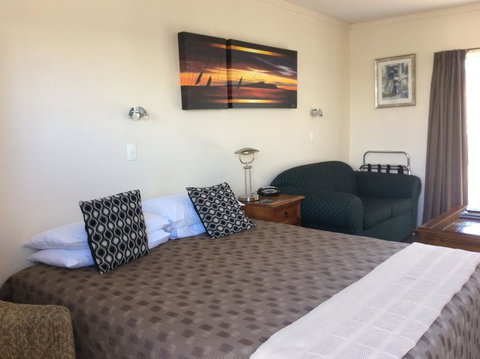 ASURE Kapiti Court Motel - Tourism Bookings NZ 3