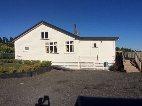 Ataahua Cottage - Tourism Bookings NZ 2