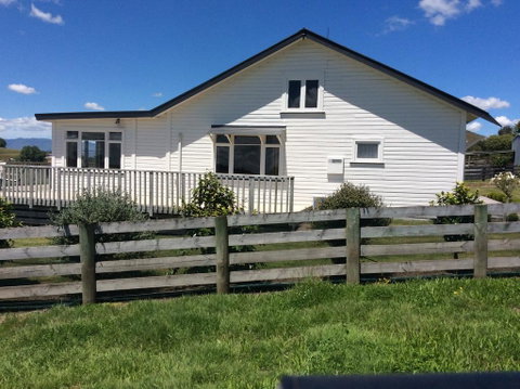 Ataahua Cottage - Tourism Bookings NZ 3