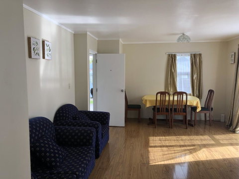 Auckland HQ Holiday Home - Tourism Bookings NZ 0