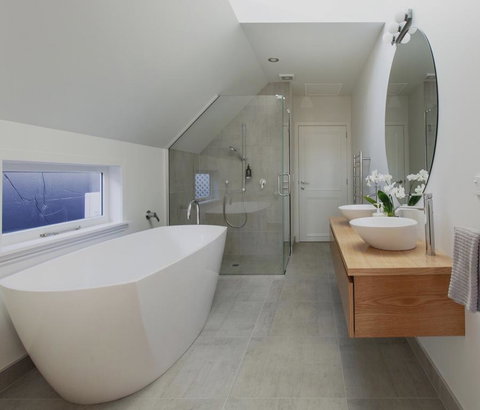 Award Winning CBD Luxury - Tourism Bookings NZ 1