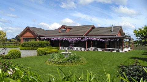 Ballymena - Tourism Bookings NZ 0