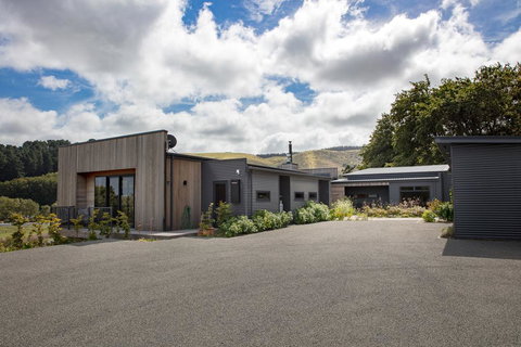 Ballymoney Cnoc - Tourism Bookings NZ 2