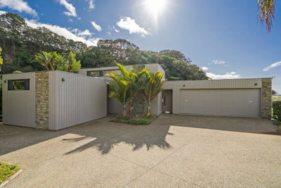Beach Springs Retreat - Hot Water Beach Holiday Home