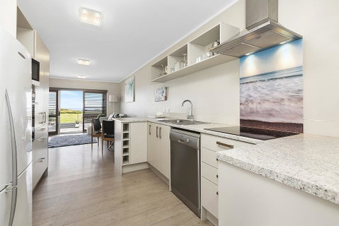 Beachfront Location - Tourism Bookings NZ 3