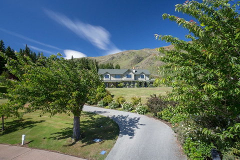 Beautiful Seasons - Tourism Bookings NZ 2