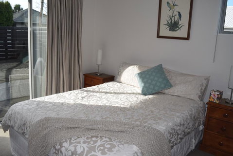 Bed & Breakfast In The Heart Of Fendalton - Tourism Bookings NZ 2