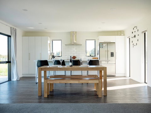 Bellerby Cottage - Maraekakaho Holiday Home - Tourism Bookings NZ 3