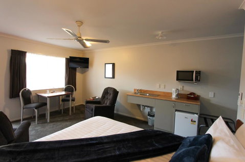 BK's Magnolia Motor Lodge - Tourism Bookings NZ 1