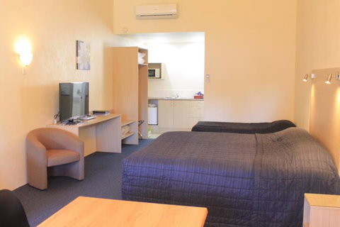 Captains Quarters Motor Inn - Tourism Bookings NZ 3