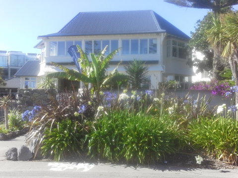 Cave Rock Guest House - Tourism Bookings NZ 1