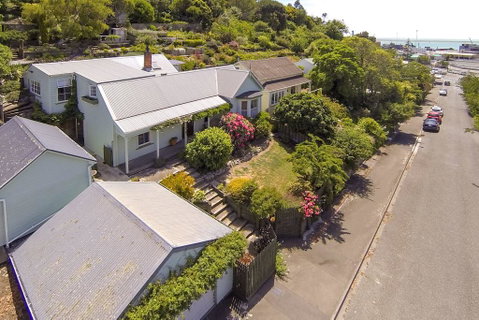 Character Home On Historic Nelson Street - Tourism Bookings NZ 1